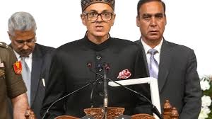 जम्मू-कश्मीर में पेट्रोल पंपों पर लंबी कतारों से सरकार चिंतित: उमर अब्दुल्ला की चेतावनी—नहीं रुकी भीड़ तो बंद करने पड़ सकते हैं पंप 5 download 5 17