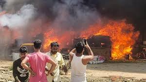 नोएडा हिंसा का बड़ा खुलासा: WhatsApp ग्रुप से रची गई साजिश, बाहरी लोग भी शामिल 2 images 2