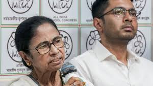 तृणमूल कांग्रेस में बढ़ा सियासी घमासान: ममता-अभिषेक की दिल्ली बैठक से पहले पार्टी में बगावत के संकेत 2 download 4 1