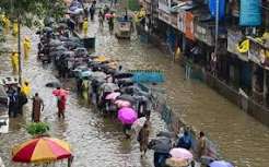 महाराष्ट्र में बारिश का कहर, मुंबई-पुणे एक्सप्रेसवे प्रभावित, कई ट्रेनें रद्द, प्रशासन अलर्ट पर 1 download 3 1