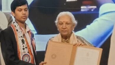 50 बार सरकारी नौकरी में असफल होने के बाद बीटेक गोल्ड मेडलिस्ट ने दी जान, सुसाइड नोट ने झकझोरा 5 images 2 16
