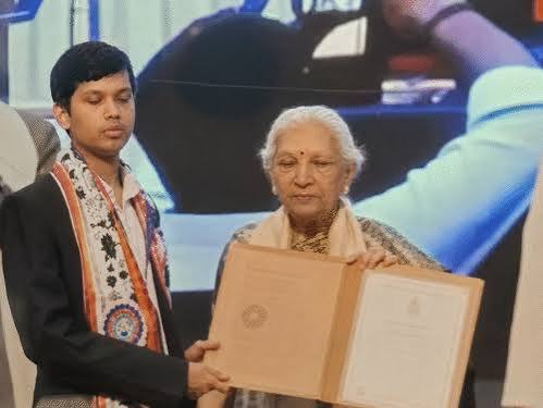 50 बार सरकारी नौकरी में असफल होने के बाद बीटेक गोल्ड मेडलिस्ट ने दी जान, सुसाइड नोट ने झकझोरा 1 images 2 16
