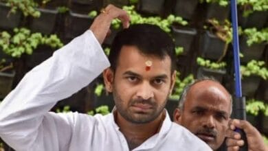 आधी रात जज के सामने पेश हुए तेज प्रताप यादव, 14 दिन की न्यायिक हिरासत में भेजे गए, बोले- छात्रों के लिए जान भी कुर्बान कर दूंगा 2 images 2 22