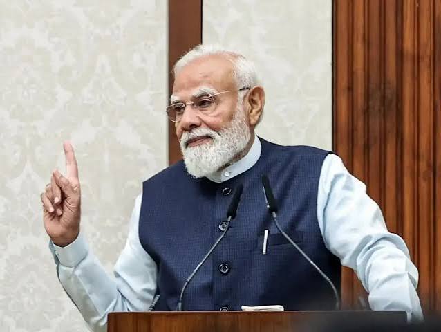 गुजरात में पीएम मोदी का 'सुन रहे हो ना विनोद' अंदाज वायरल, पंचायत वेब सीरीज के डायलॉग से बटोरी सुर्खियां 1 images 2 3