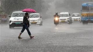 दिल्ली-एनसीआर में मानसून की धमाकेदार एंट्री, तेज हवाओं और बारिश से दिन में छाया अंधेरा, मौसम हुआ सुहाना 4 images 2