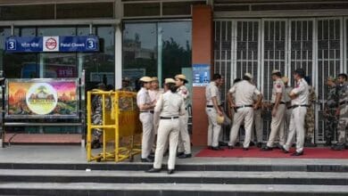 दिल्ली मेट्रो के 18 स्टेशन बंद, जंतर-मंतर प्रदर्शन के बीच DMRC का बड़ा फैसला; यात्रियों को वैकल्पिक मार्ग अपनाने की सलाह 2 images 4 22
