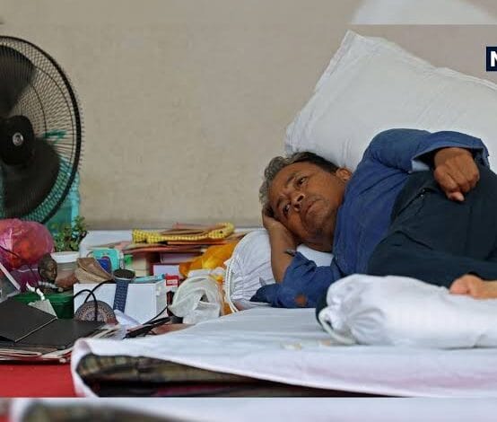 ‘हर जीवन अनमोल है’... सोनम वांगचुक की भूख हड़ताल पर दिल्ली हाईकोर्ट सख्त, सरकार को रोजाना मेडिकल निगरानी के निर्देश 1 images 5 11