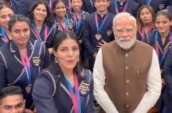 कॉमनवेल्थ गेम्स के पदक विजेताओं से मिले PM मोदी, बोले- जो खेलेगा वो खिलेगा 4 2