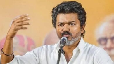 विजय की DMK को खुली चेतावनी, बोले- सारे सबूत मेरी मेज पर हैं, मुझे खुलासा करने के लिए मजबूर मत करो 3 images 3 18