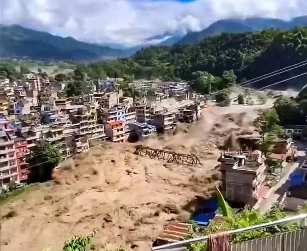 नेपाल में बाढ़ का कहर, 579 की मौत और 1,924 लोग लापता; फिर मंडरा रहा नई बाढ़ का खतरा 1 images 38