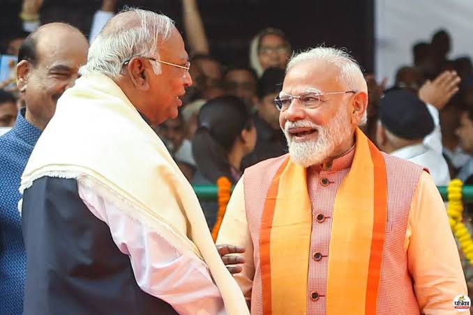 शादी समारोह में मिले मोदी-प्रियंका-खड़गे, बोले खड़गे- भाई साहब, आप थोड़े बदल गए हैं 1 images 5 10