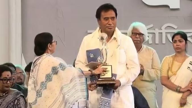 नेताजी पर टिप्पणी पड़ी भारी, BJP सांसद अनंत महाराज से छीना गया ‘बंग विभूषण’ सम्मान 1 images 7 9