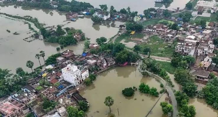 बिहार में बाढ़ का कहर, गंगा ने तोड़ा 2016 का रिकॉर्ड; 22 लाख लोग प्रभावित 1 images 15