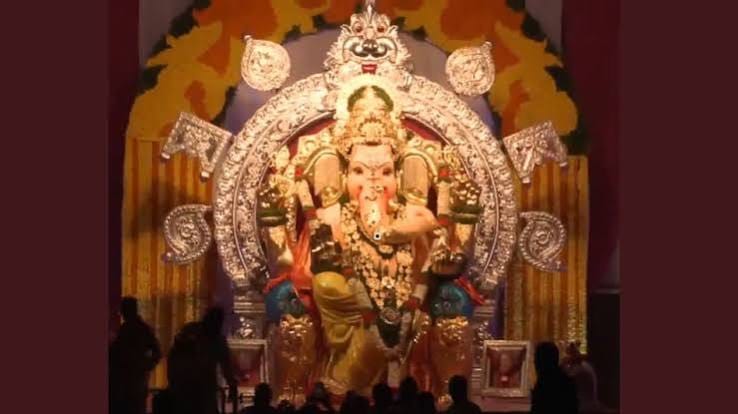 Ganesh Chaturthi 2026: आज घर आएंगे गणपति बप्पा, जानें स्थापना का शुभ मुहूर्त, राहुकाल और विसर्जन की तारीख 1 images 2 13