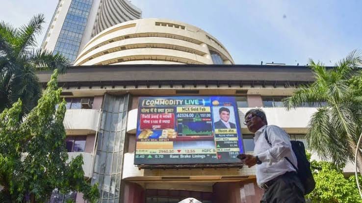 US Market में गिरावट के बाद Sensex-Nifty पर नजर, GIFT Nifty ने दिए पॉजिटिव संकेत; आज कैसा रहेगा बाजार? 1 images 24