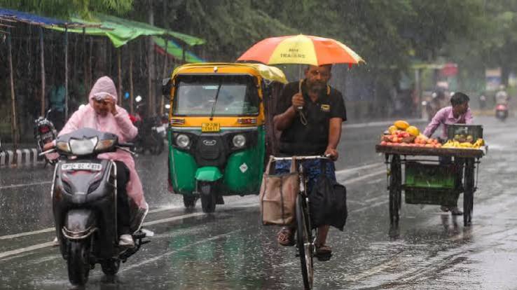 मानसून की विदाई से पहले फिर बदलेगा मौसम, दिल्ली-UP से बिहार-झारखंड तक बारिश का नया दौर 1 images 3 7