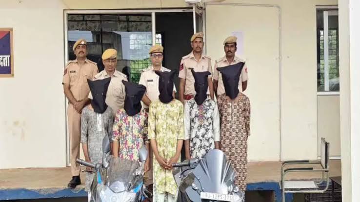 राजस्थान में महिलाओं का भेष बनाकर जंगल में छिपे थे 5 बदमाश, पुलिस ने दबोचा; वारदात से बचने के लिए अपनाया अनोखा तरीका 1 images 5 4