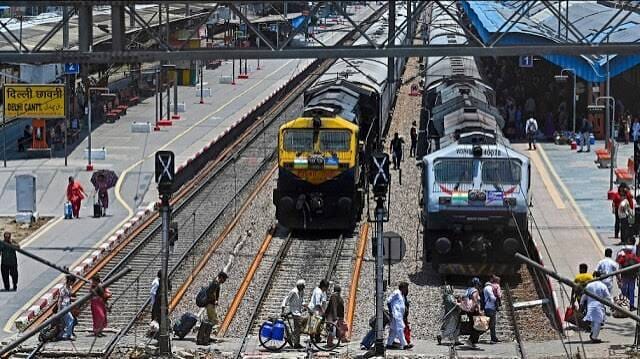 दिल्ली-NCR के रेल यात्रियों के लिए बड़ी खबर, 18 ट्रेनें रद्द; गाजियाबाद स्टेशन पर 10 दिन तक असर 1 images 6 7