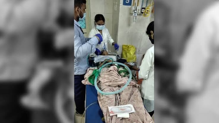 अयोध्या से बीमार बहन को लेकर लखनऊ पहुंचा भाई, CM योगी ने तुरंत कराया इलाज; राहत मिलते ही छलक पड़े आंसू 1 images