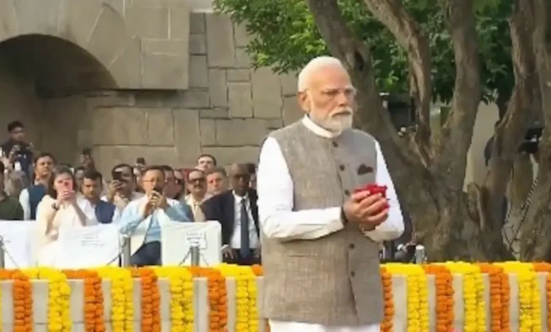 68dde0e83b316 narendra modi rajghat 021810848 16x9 1