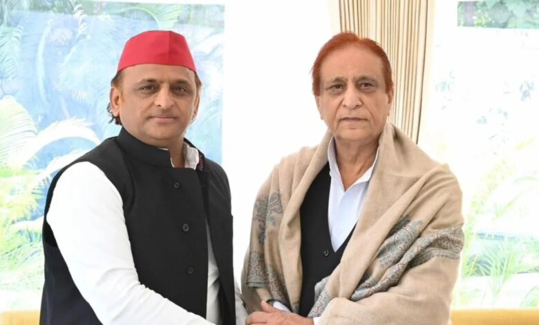 आजम खान से जेल में मिलेंगे अखिलेश यादव, यूपी चुनाव से पहले रामपुर दौरे के क्या हैं सियासी मायने? 1 akhilesh yadav azam khan 1792430782