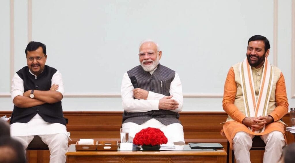 PM मोदी से मिले हरियाणा के 48 BJP विधायक, पंजाब चुनाव को लेकर भी अहम फीडबैक की चर्चा 1 htuhvywbwaaftzh 1791047504