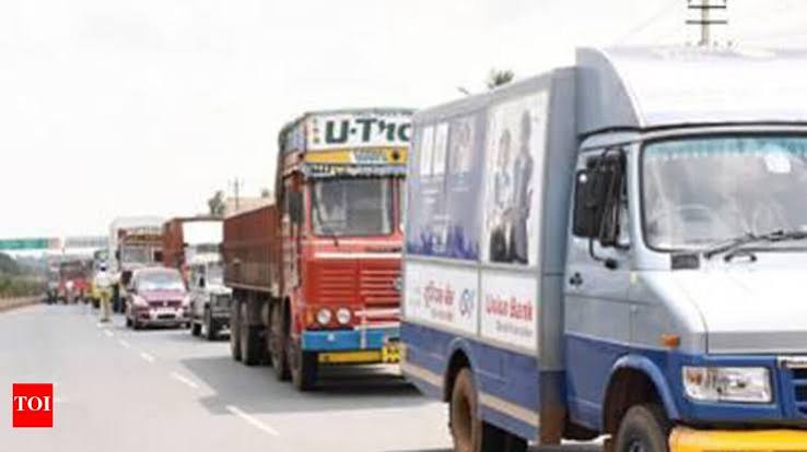GST के नए नियम से ट्रक चालकों और कारोबारियों को राहत! अब सिर्फ दो राज्यों में रोके जा सकेंगे मालवाहक वाहन 1 images 1 10