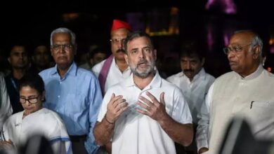 राहुल गांधी की अगुवाई में आज INDIA ब्लॉक का सुप्रीम कोर्ट तक मार्च, CJI सूर्यकांत ने मिलने से किया इनकार; दिल्ली के 6 मेट्रो स्टेशन बंद 2 images 1 9