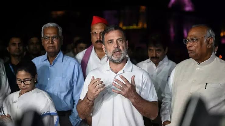 राहुल गांधी की अगुवाई में आज INDIA ब्लॉक का सुप्रीम कोर्ट तक मार्च, CJI सूर्यकांत ने मिलने से किया इनकार; दिल्ली के 6 मेट्रो स्टेशन बंद 1 images 1 9