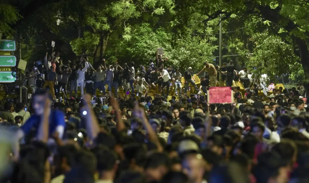 protest 1784805056