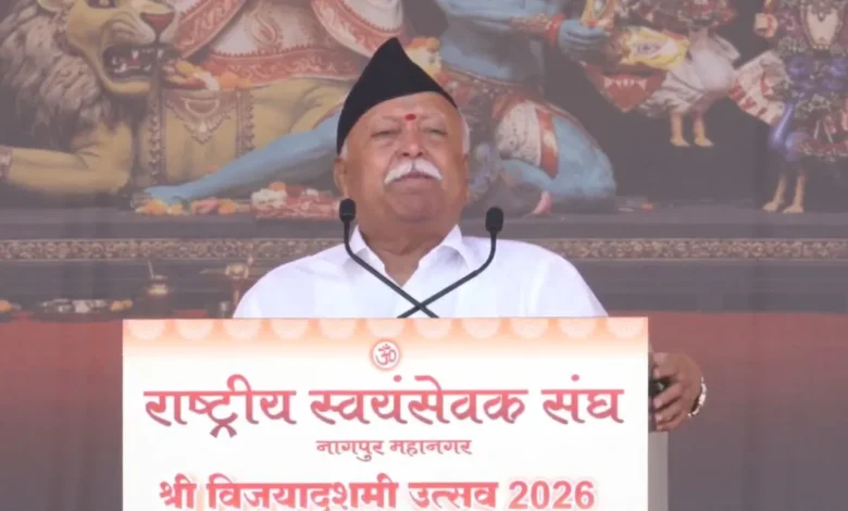 RSS के शताब्दी वर्ष का विजयादशमी उत्सव, नागपुर में मोहन भागवत ने किया शस्त्र पूजन; आज देंगे अहम संबोधन 1 rss nagpur 1792467357829